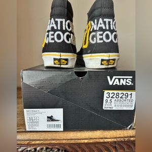 National Geographic vans size 9.5 men